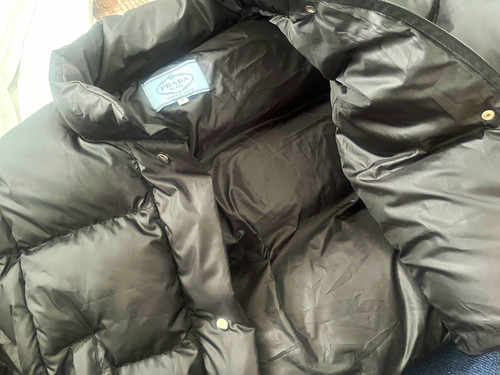 Prada black puffer jacket size - black,
