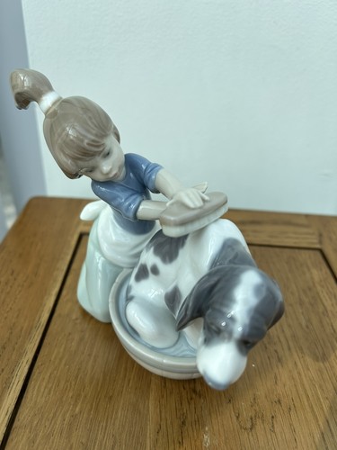Lladro girl - not,