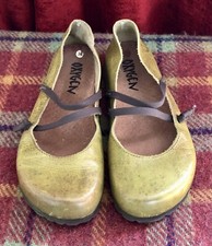 Oxygen Plymouth Apple Green Leather Slip On Shoes Size 3 / 36