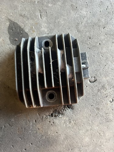 Yamaha fzr 600 regulator - yamaha,