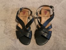 A BRAND NEW PAIR OF WOMENS