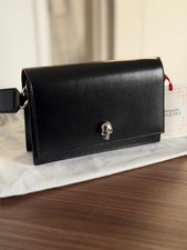 Authentic  ALEXANDER MCQUEEN