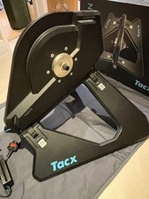 Tacx Neo 2 Smart Trainer T2850 with cassette & mat excellent condition with box