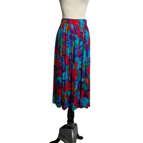 Vintage blue floral - , pleaded