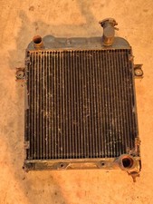 Daimler V8 2 1/2L Radiator for automatic car