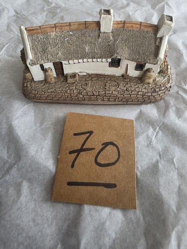 Lilliput lane burns cottage - lane,