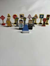 WOODEN TRAIN SET ACCESSORIES