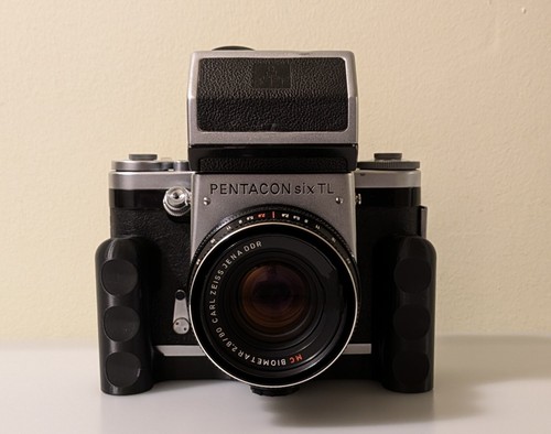 Pentacon six gdr grip - gdr,