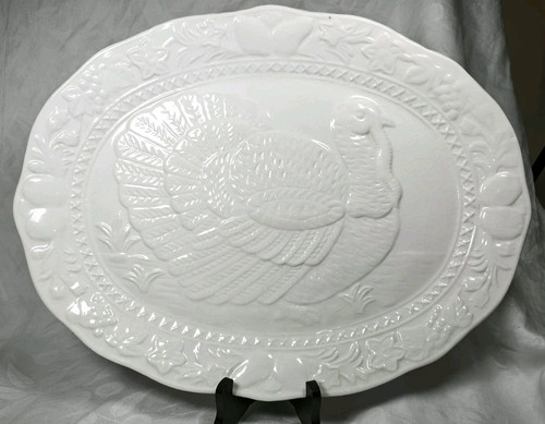 Vintage white embossed - white,