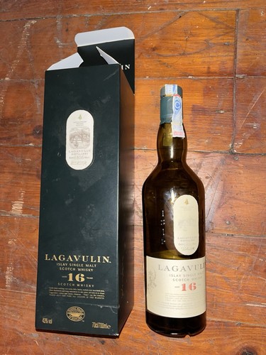 Lagavulin aged years islay - lagavulin,