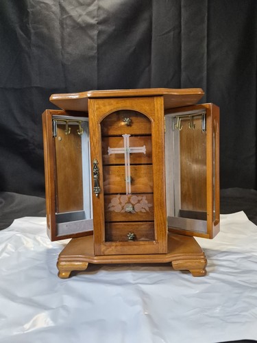 Wooden jewelry box - jewelry, etched