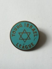 Young Israel League Old Badge.