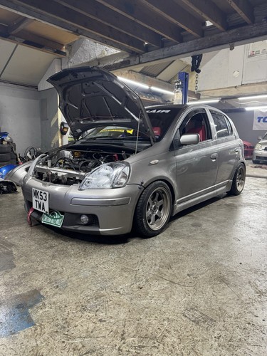 Toyota yaris sport 5 - toyota, t