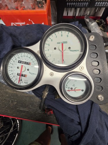 Triumph speed triple speedo - triumph,