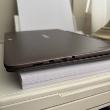 Asus touchscreen t100ha 10.1" Laptop Intel Atom X5-Z8500 2GB 64GB eMMC