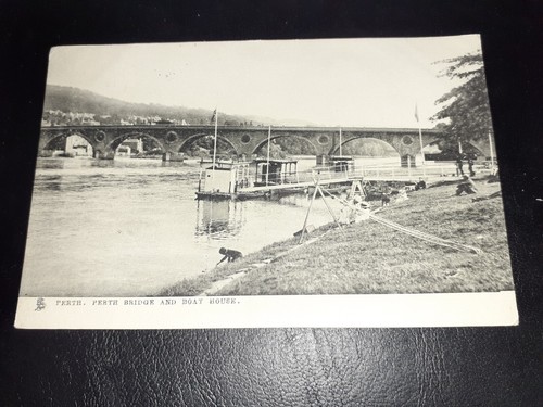 Perth bridge boat house - perth,