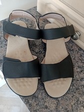 Size 9EEEEE Black cushion walk sandals with non buckle closure. Wide fit.