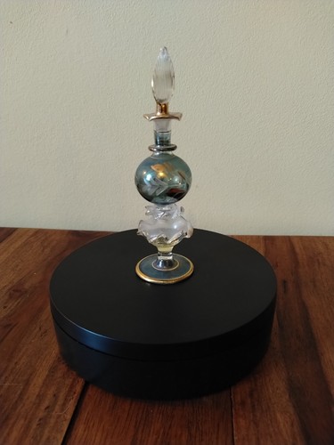 Beautiful vintage hand - beautiful, blown