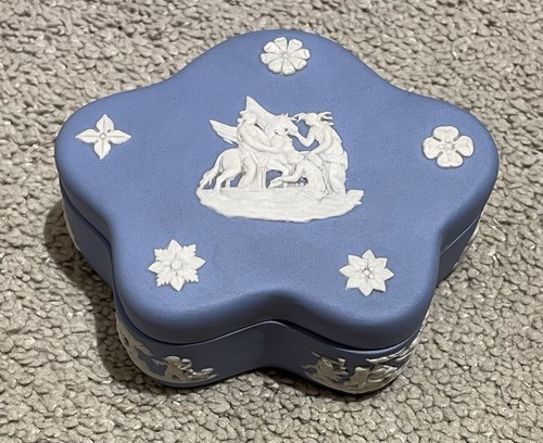 Wedgwood blue jasperware star - wedgwood,