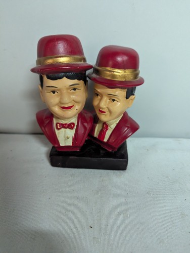 Laurel and hardy figurine red - laurel,