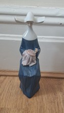 Lladro Nun "Time to Sew" 5501
