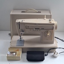 Singer 502 Sewing Machine With Foot pedal, Accessories and Case