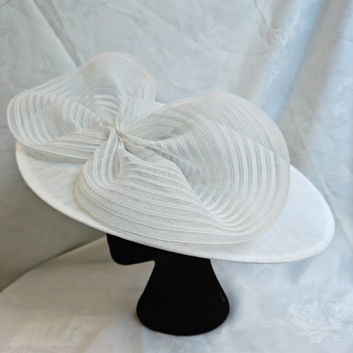 Pure white bow wide brim - wide, large