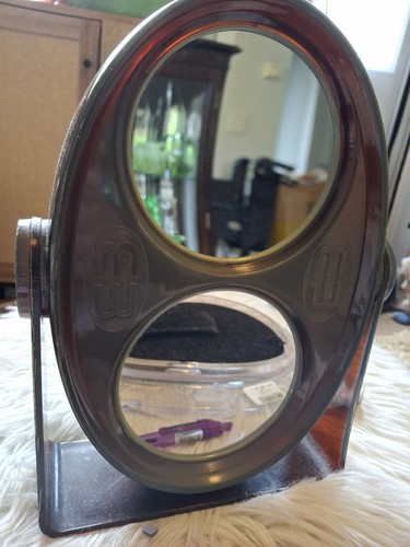 Vintage brown plastic vanity - brown,