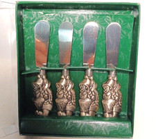 4 Christmas Cheese Spreaders