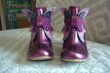 **WOW - Irregular Choice