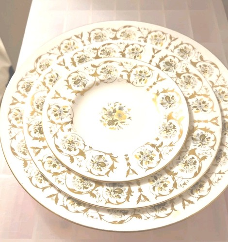 Crown derby grovsner - derby, yellow