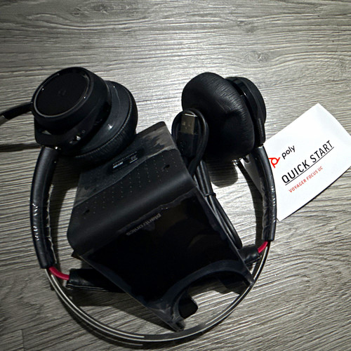 Plantronics voyager focus - plantronics, uc