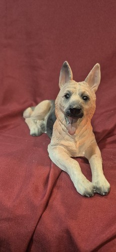 German shephard figurine - 7.5",
