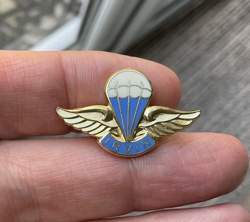 British irvin enamel pin - irvin, badge