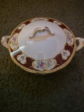 Royal Albert Lady Hamilton Lidded Serving Tureen Footed 21cm Diameter    (A)