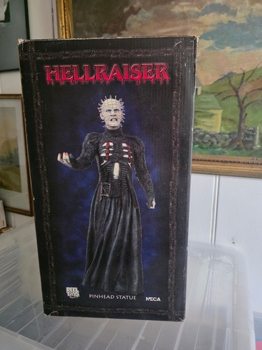 Neca hellraiser pinhead - neca, statue