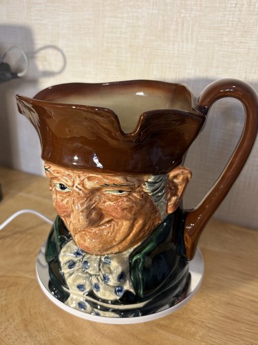 Royal doulton large toby jug - royal,