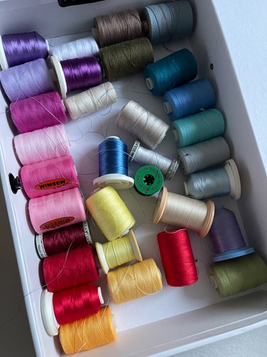 Box random cotton reels - of,