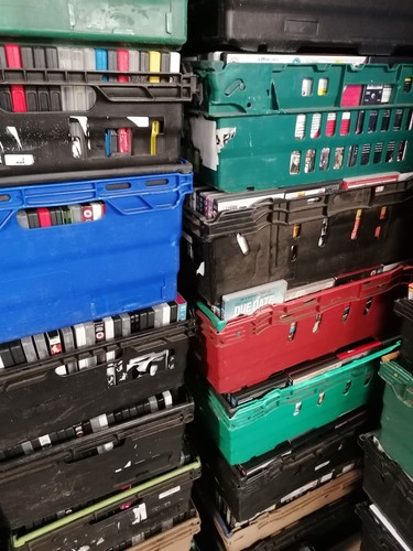 2500 dvds retail lot - retail,
