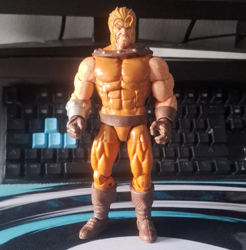 Marvel legends sabretooth - marvel,