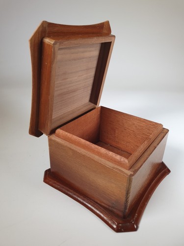 Vintage wooden trinket - trinket, box