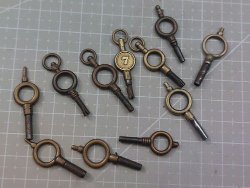 Damaged vintage brass - x,