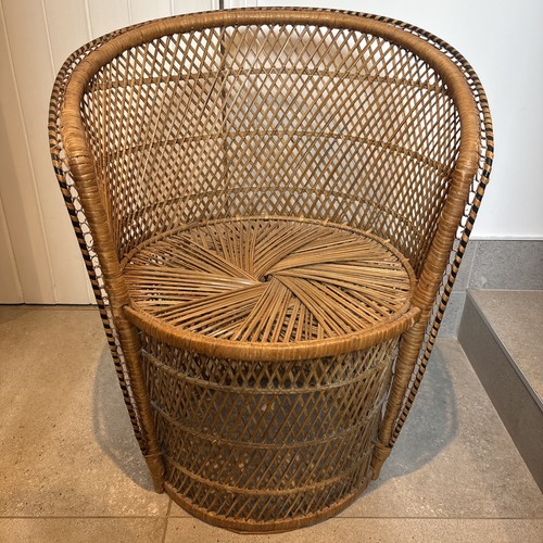 Barrel tub peacock - barrel,