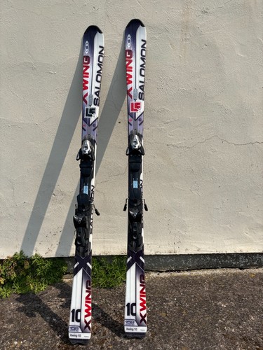 skis
