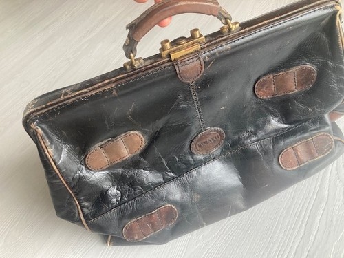 Bugatti doctors bags leather