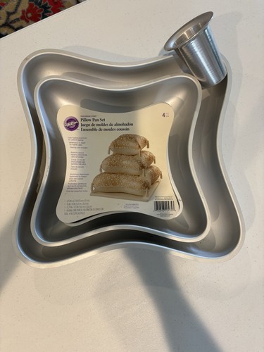 Wilton tier pillow - wilton, pan