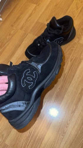 Chanel logo runners sneaker - chanel,