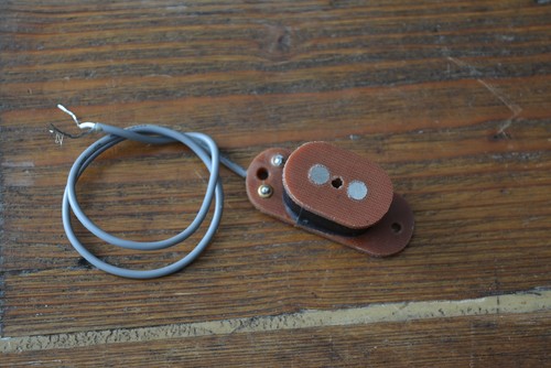 Cigar box guitar - , string