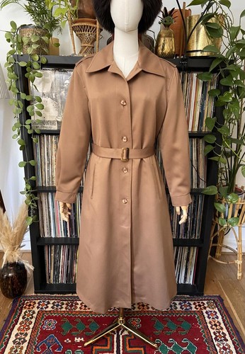 Vintage 1970s beige london - vintage, fog