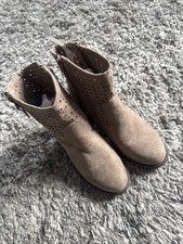 Women’s Boots